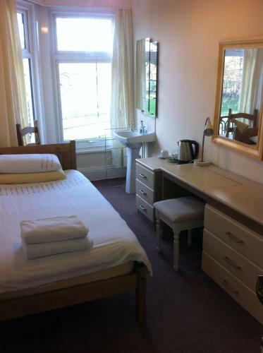 Hostal Chadwick Guest House