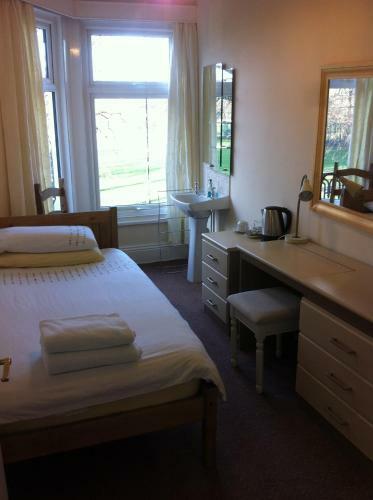 Hostal Chadwick Guest House