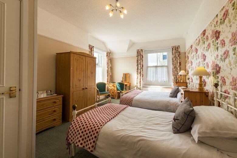 Hostal Dorchester House
