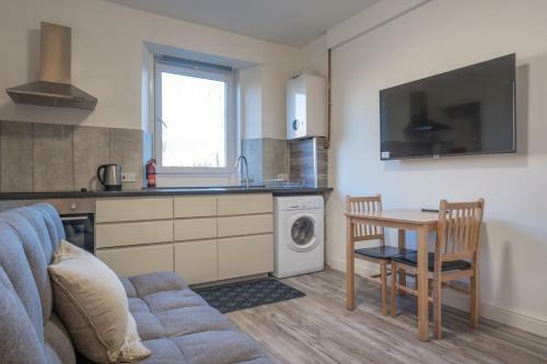 Hutch 2 Bed Apart