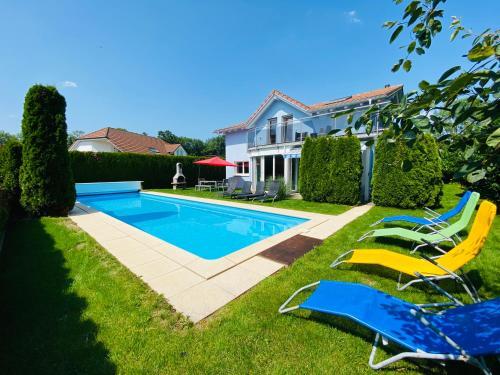 Leon's Holiday Homes Villa 1