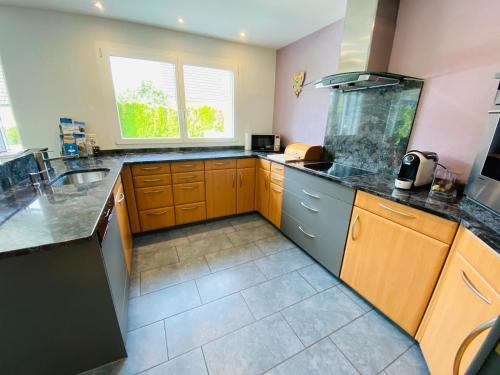 Leon's Holiday Homes Villa 1