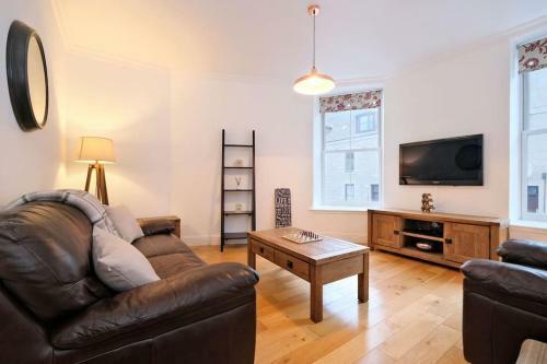 Modern & Spacious Apartment In City Centre