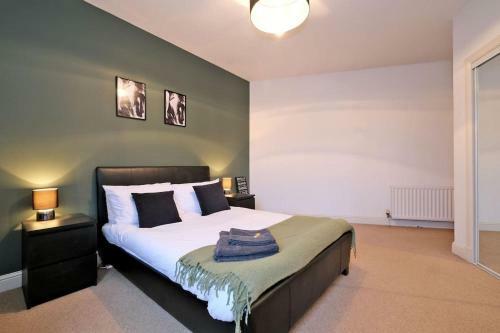 Modern & Spacious Apartment In City Centre