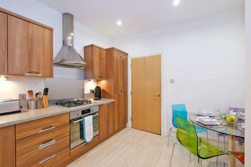 Modern & Spacious Apartment In City Centre