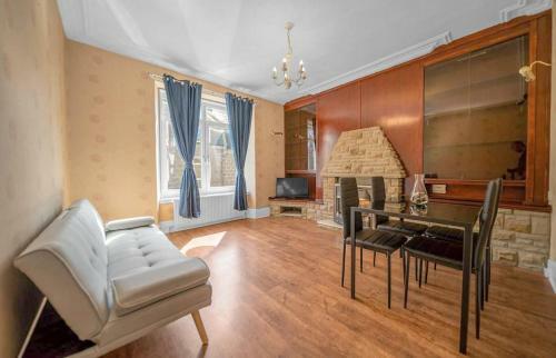 Apartamento Bright & Comfy Near City Center 2 Double Beds