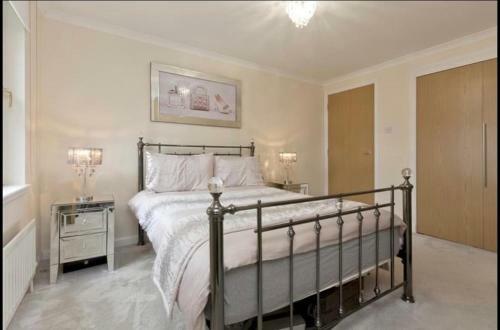 Apartamento Spacious 2bed Flat W/private Parking
