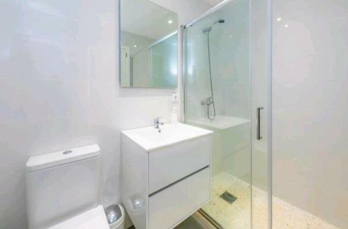 Villa Con Piscina Junto Al Mar