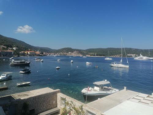Hostal Guesthouse Kod Tri Palme