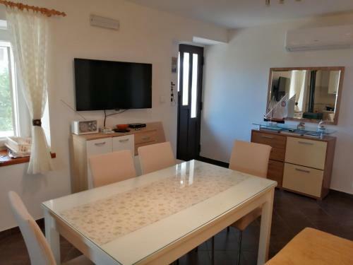 Vacation House Jela, Island Vis