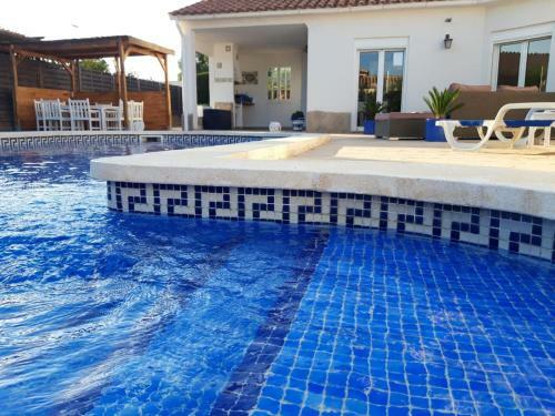 Villa Voor 8 Personen Met Zwembad