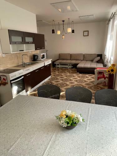 Villa Ubytov�n� - Pr�zdninov� D?m