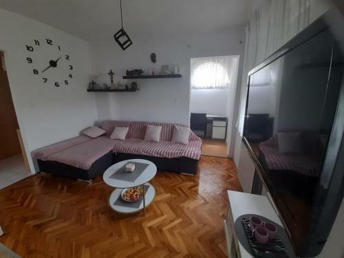Mika Apartmani