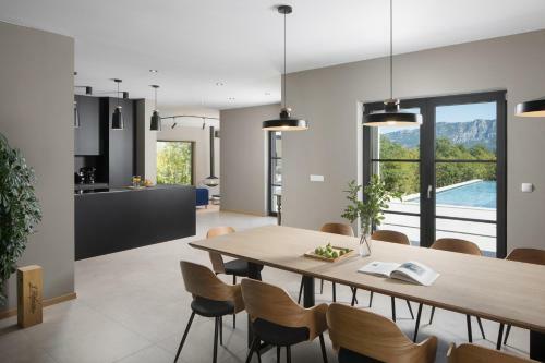 Beautiful Villa Mons Caldera
