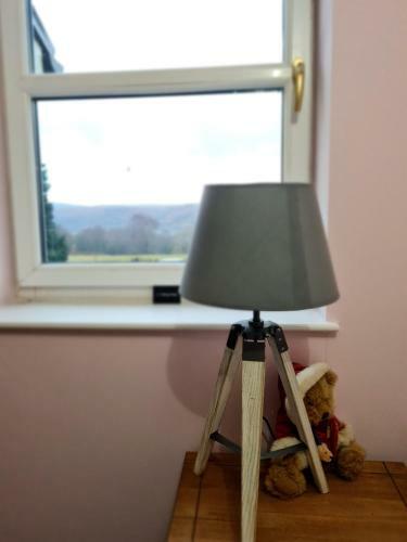 Farm Stay 3 Bedroom Barn Conversion With Log Burner