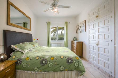 Villa Graham Holiday Rentals - Montgo
