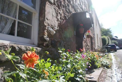 Perfect Cottage Ideal Location For Exploring Scotland, Highlands & Edinburgh