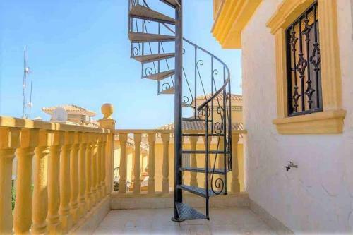 Villa Rose - Beautiful Detached Villa With Large Private Pool