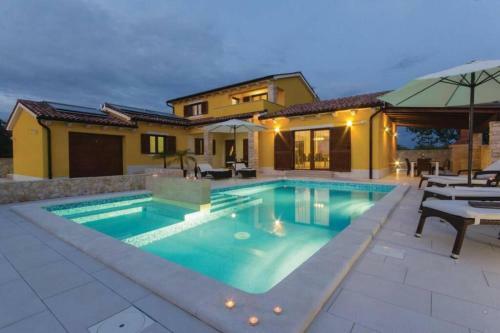 Villa Tea In Vodnjan With Pool Heating