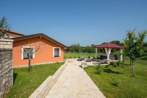 Villa Betiga 2, With Pool And Jacuzzi