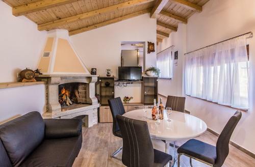 Villa Betiga 2, With Pool And Jacuzzi