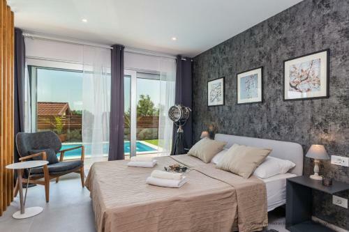 Villa For Two Person With Pool In Peroj