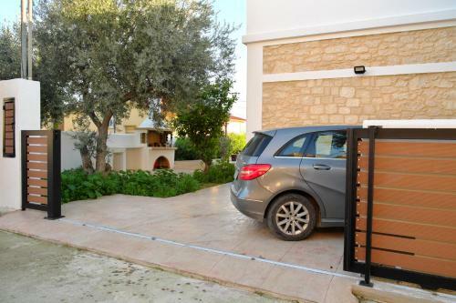 Villa Estrella ( Modern New Building Pool House)