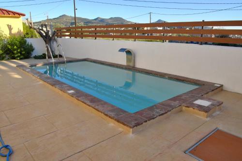 Villa Estrella ( Modern New Building Pool House)