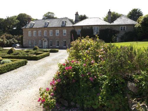 Hostal Trereife House