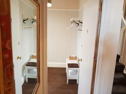 Hostal Seaview Guest House