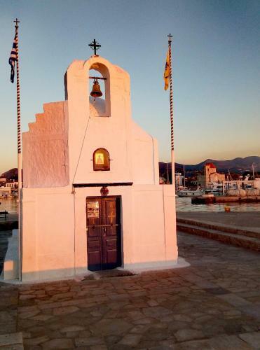 Lefteris Ageliki Beautiful Aegina