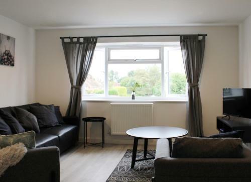 Apartamento Low Cost, Pet Friendly 4 Bed + Parking (09)