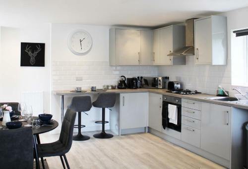 Apartamento Low Cost, Pet Friendly 4 Bed + Parking (09)