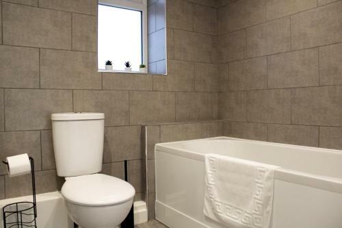 Apartamento Low Cost, Pet Friendly 4 Bed + Parking (09)