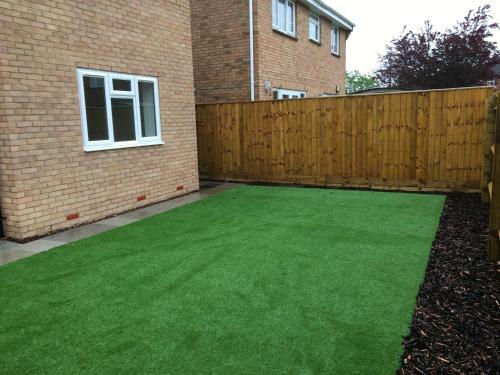 Low Cost, 4 Bed, Pet Friendly Apartment & Parking 06