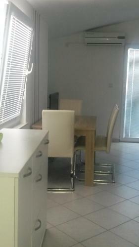 Apartments Vrtnica Kozjak