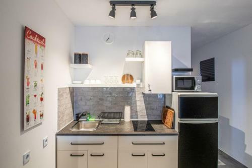 Cool Sunny Apartments