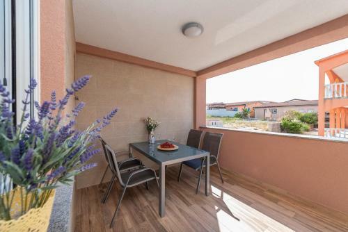 Luxury Apartments - La Vir 1 & 2