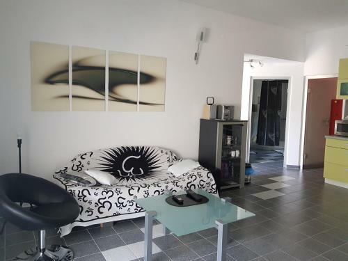 Modern Apartament Near Sea