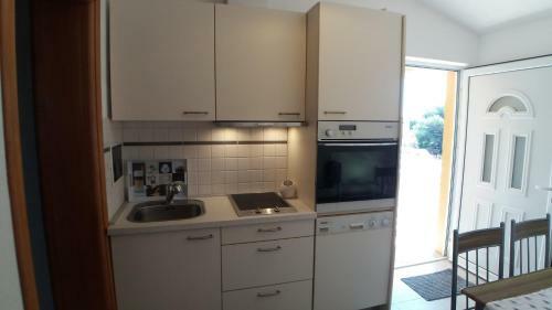Apartments Baotic Vir