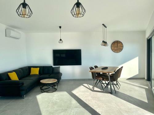 Luxury Beach Villa Vir / Apartments