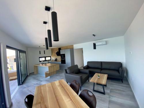 Luxury Beach Villa Vir / Apartments