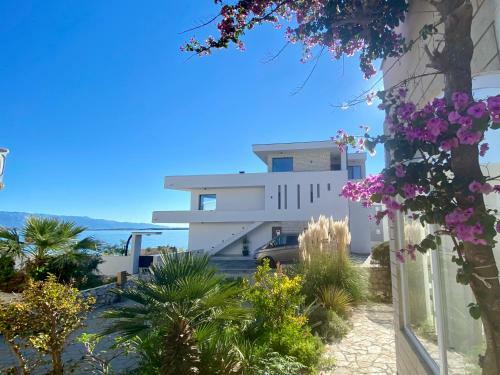 Luxury Beach Villa Vir / Apartments