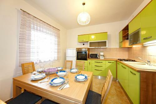 Apartments Sapavac