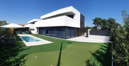Villa Aurus - Luxury 5 Bedroom