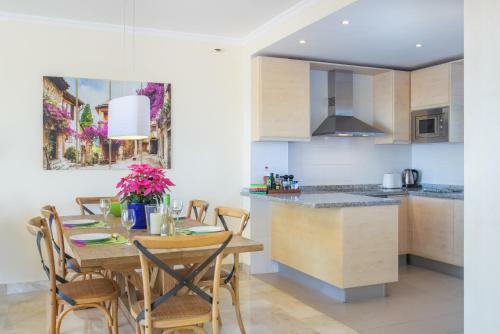 Astonishing View Modern Apartment