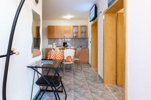 Sea View Apartments Vir