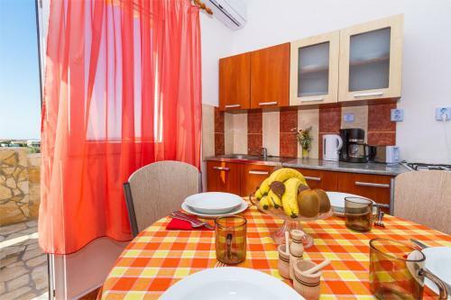Sea View Apartments Vir