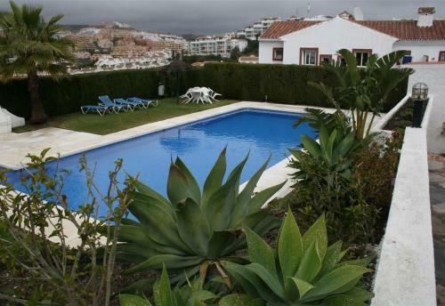 Highly Situated Apartment Sea Views