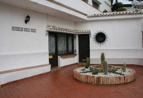 Highly Situated Apartment Sea Views